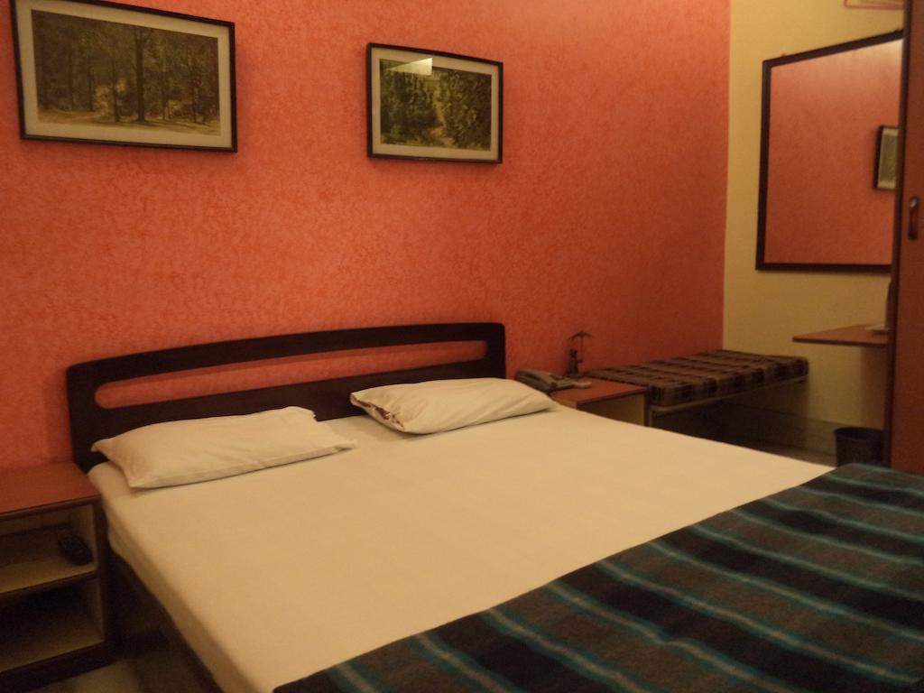 Hotel Esplanade Chambers Calcutta Cameră foto